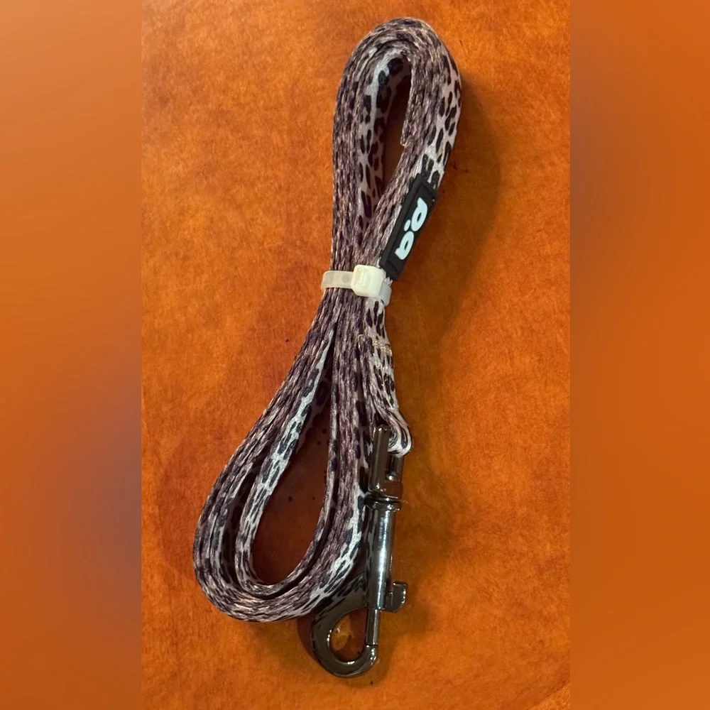 NWT Stylish Khaki & Black Leopard Print Dog Leash